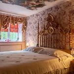 Bed & Breakfast Romantique La Pompadour - La Vénus De Lisbonne 3*